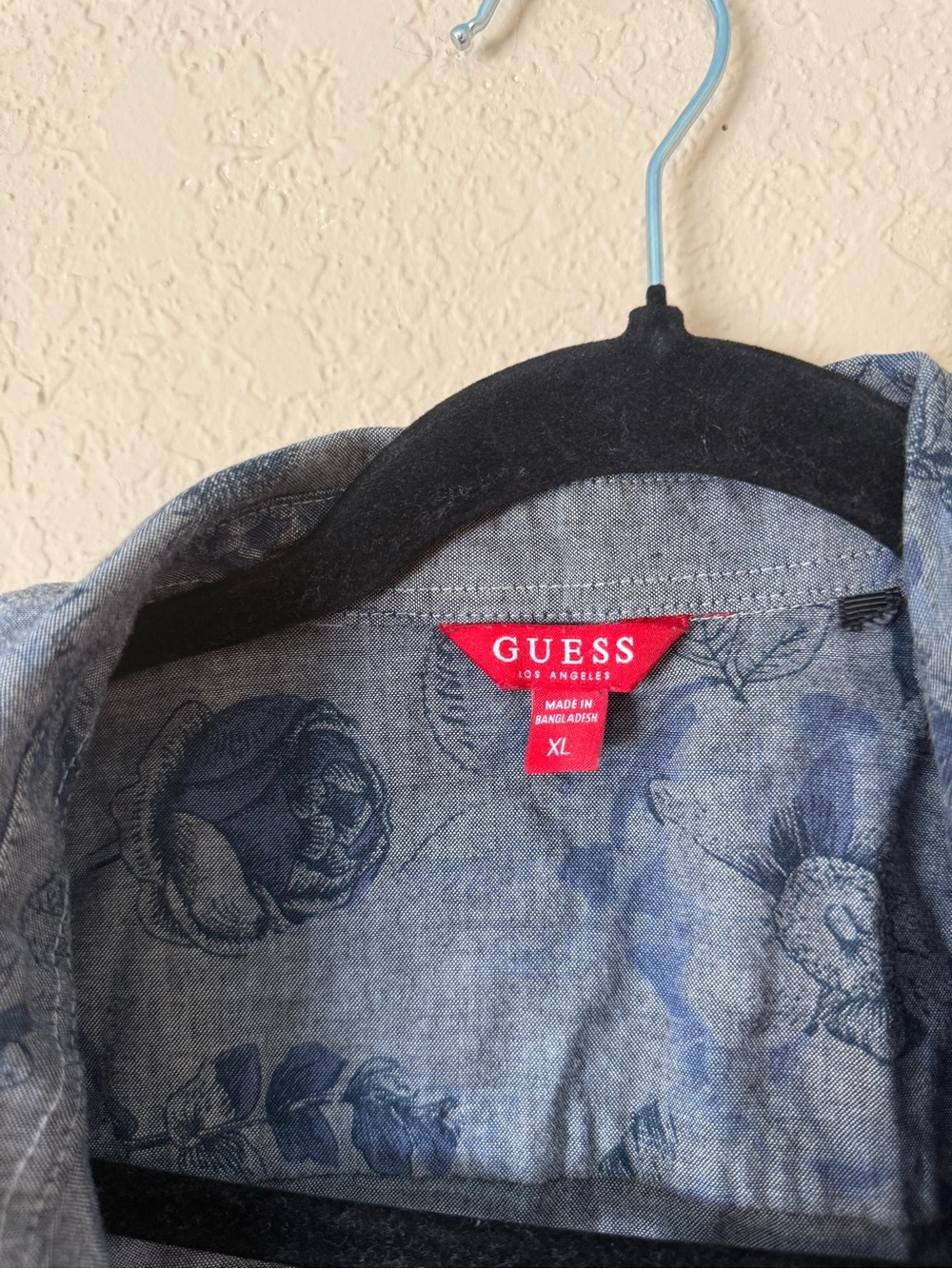 GUESS Men’s button down - Picture 4 of 5